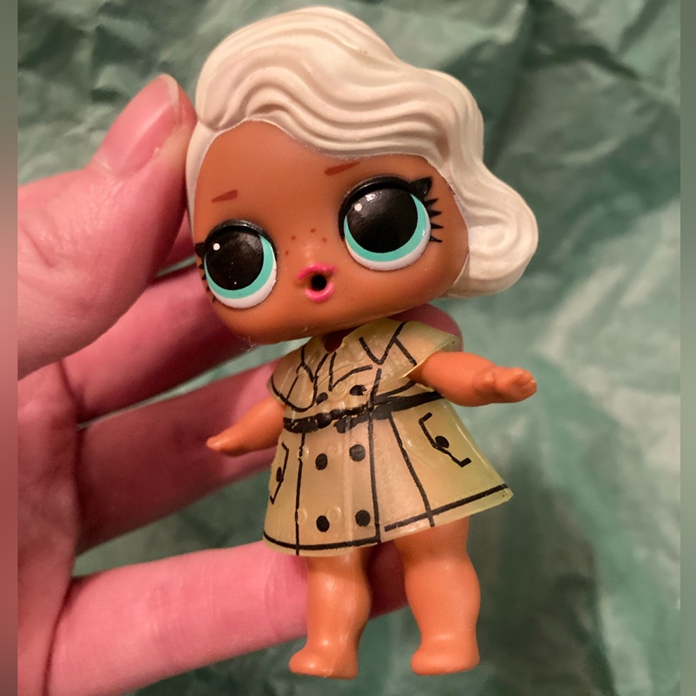 B1G2 - White LOL Surprise Doll Tot - Buy 1, Get 2 FREE